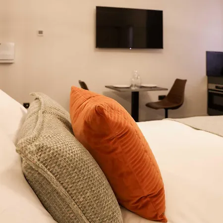 Apartmán Lovely Flat On Bath Road - Flat 5 *