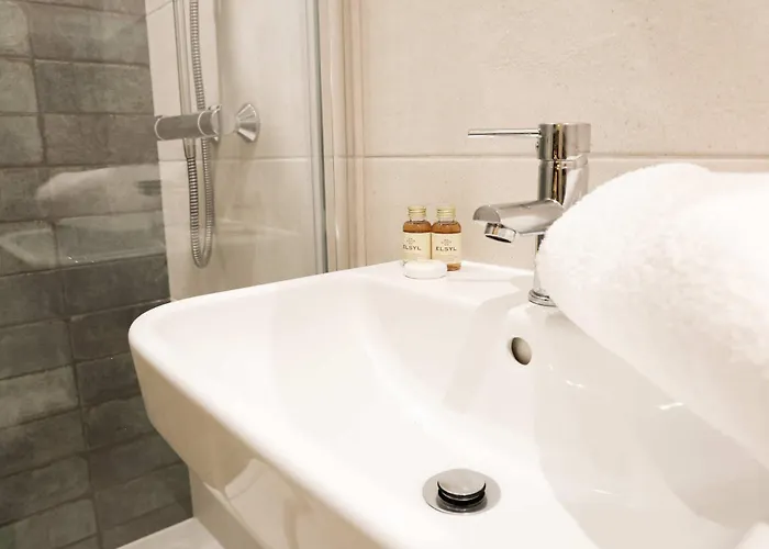 Lovely Flat On Bath Road - Flat 5