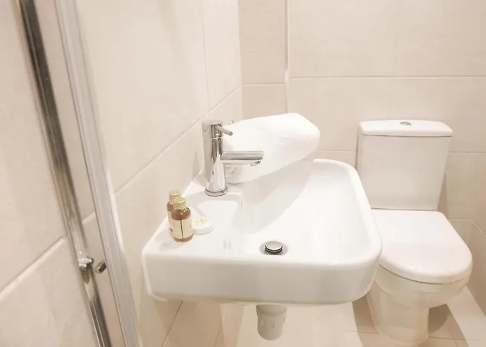 Lovely Flat On Bath Road - Flat 5 Apartmán *