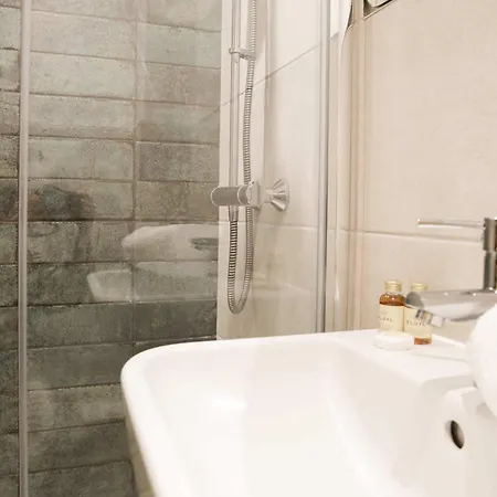 Lovely Flat On Bath Road - Flat 5